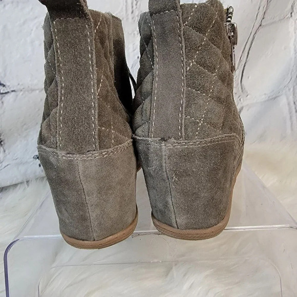 DOLCE VITA KALEN Quilted Suede Ankle Wedge Booties Ankle Boot Olive Size 8 - Picture 13 of 14